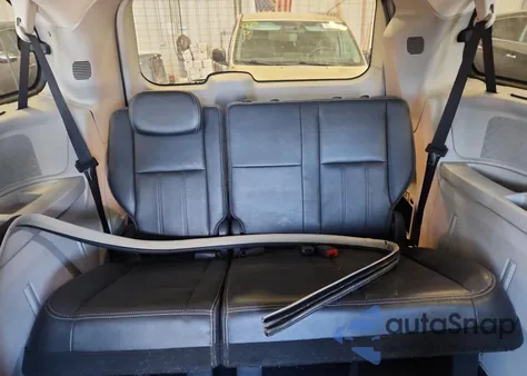 2010 Chrysler Town & Country Touring Plus из США, поврежденный, VIN 2A4RR8DX4AR495033